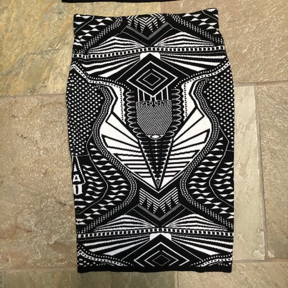 Printed sweater skirt and top set - Picture 2 of 12